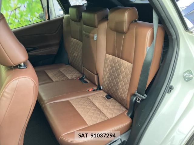 Toyota HARRIER 2017-11 8855248-7