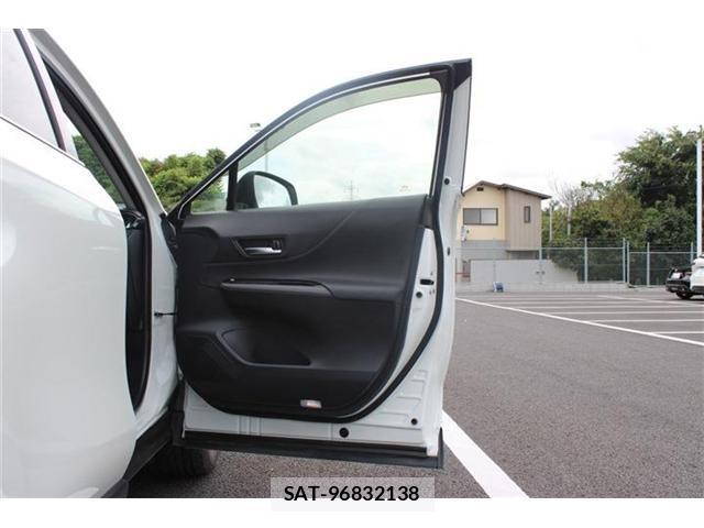 Toyota HARRIER 2020-06 8855621-18
