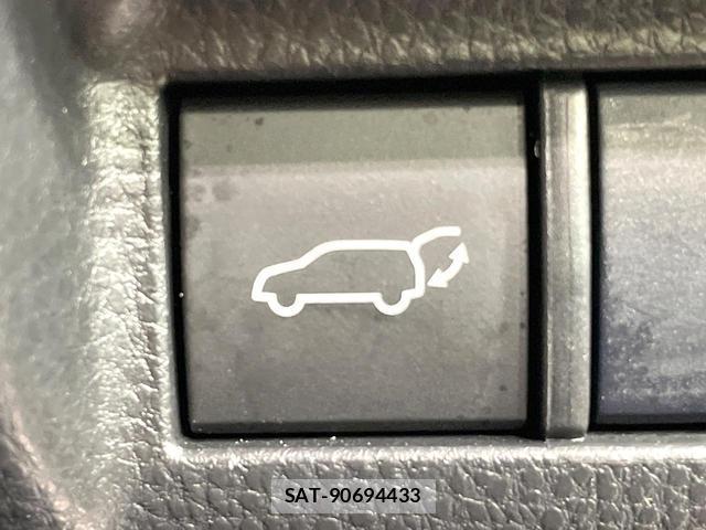 Toyota HARRIER 2021-02 8856210-5