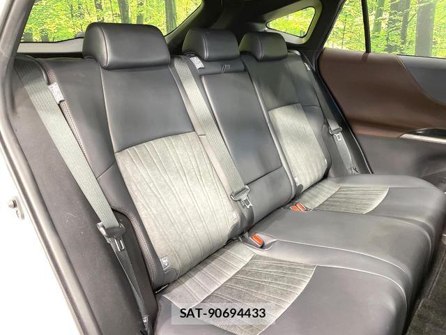 Toyota HARRIER 2021-02 8856210-8