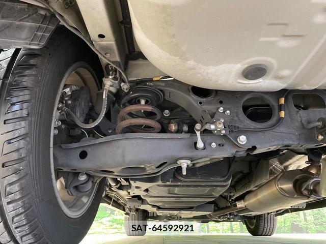 Toyota HARRIER 2017-06 8856768-18