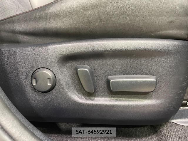 Toyota HARRIER 2017-06 8856768-4