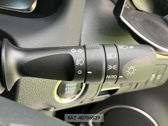 Toyota HARRIER 2017-09 8856948-15