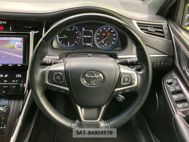 Toyota HARRIER 2020-03 8857027-14