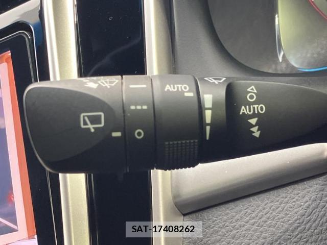 Toyota HARRIER 2017-07 8857061-15