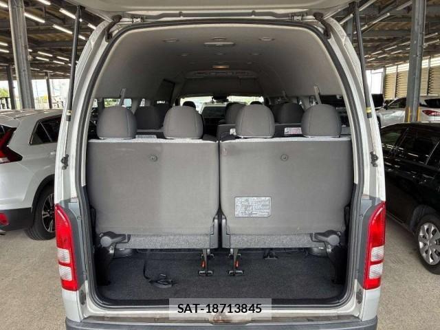 Toyota HIACE COMMUTER 2018-09 8854024-2