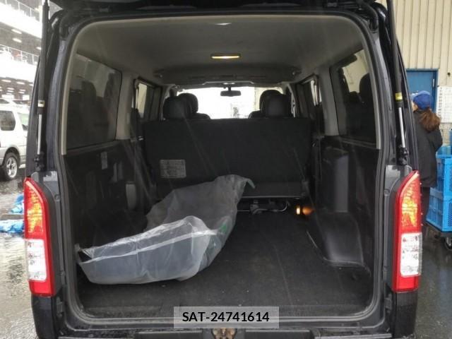 Toyota HIACE VAN 2017-05 8854028-2
