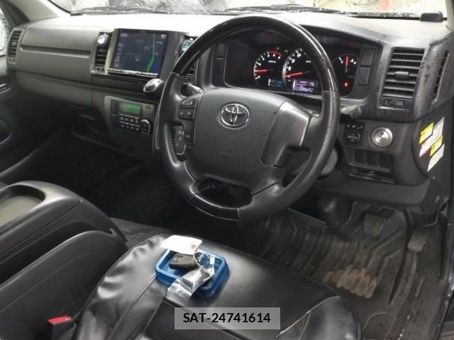 Toyota HIACE VAN 2017-05 8854028-3