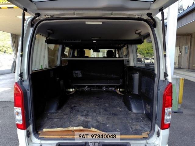Toyota HIACE VAN 2018-05 8854051-2