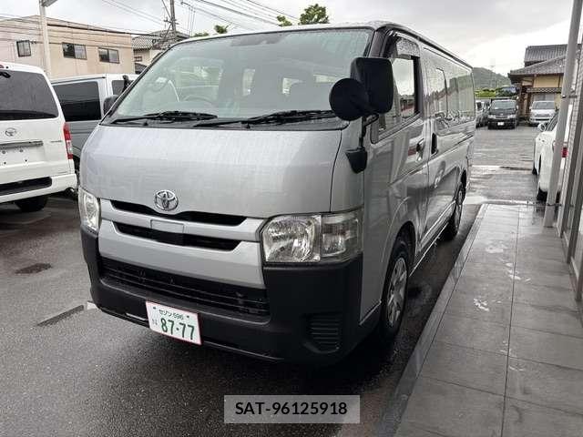 Toyota HIACE VAN 2018-04 8854261-1