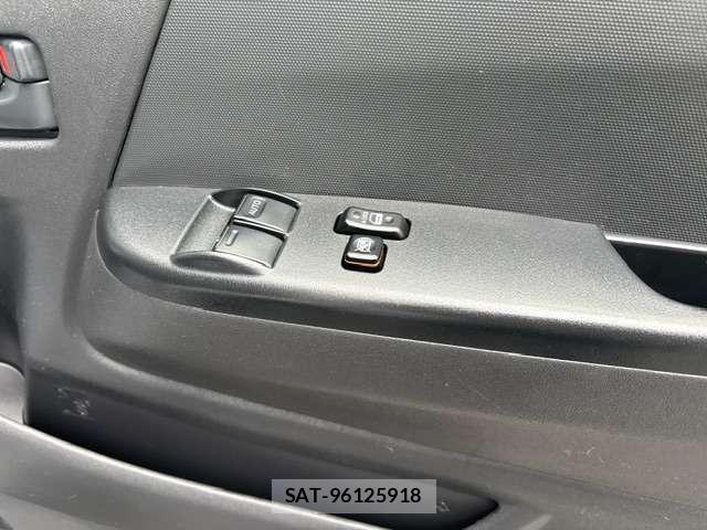 Toyota HIACE VAN 2018-04 8854261-12