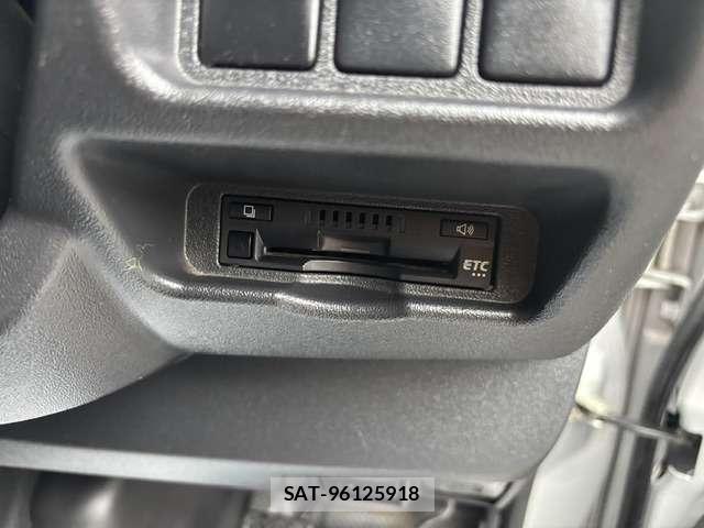 Toyota HIACE VAN 2018-04 8854261-16