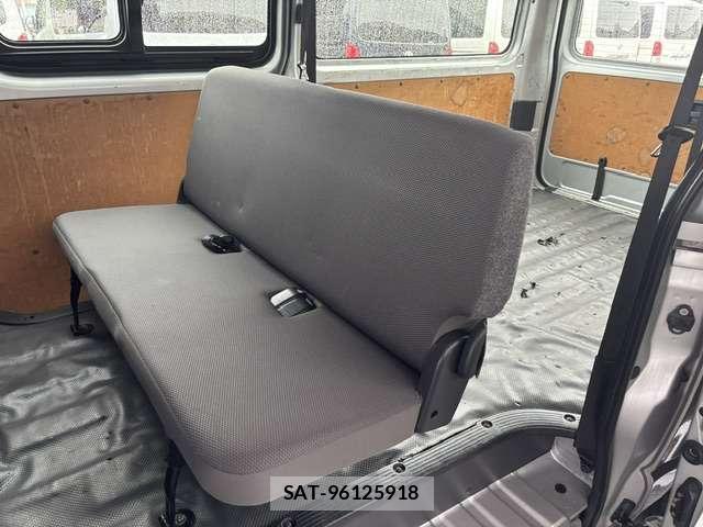 Toyota HIACE VAN 2018-04 8854261-19
