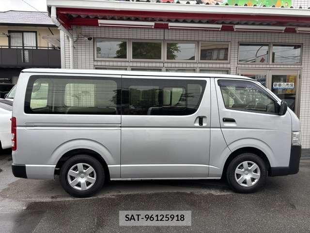 Toyota HIACE VAN 2018-04 8854261-9