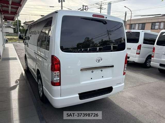 Toyota HIACE VAN 2020-04 8854265-3