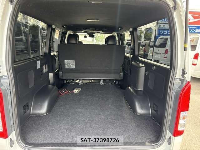 Toyota HIACE VAN 2020-04 8854265-4