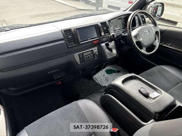 Toyota HIACE VAN 2020-04 8854265-5