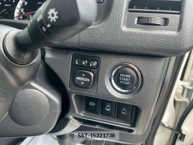 Toyota HIACE VAN 2020-04 8854267-11