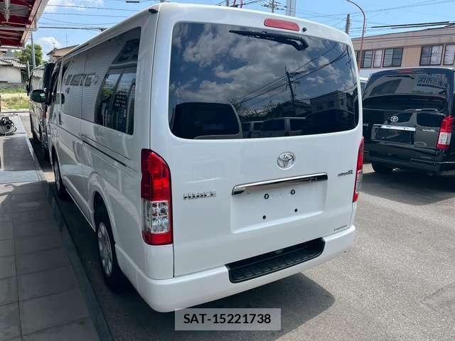 Toyota HIACE VAN 2020-04 8854267-3