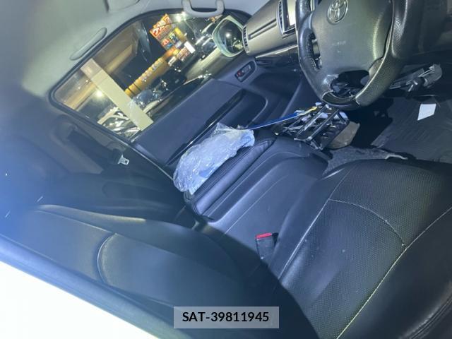 Toyota HIACE VAN 2013-02 8854476-15