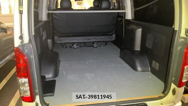 Toyota HIACE VAN 2013-02 8854476-17