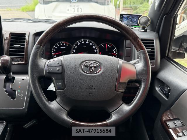 Toyota HIACE VAN 2019-06 8855013-7