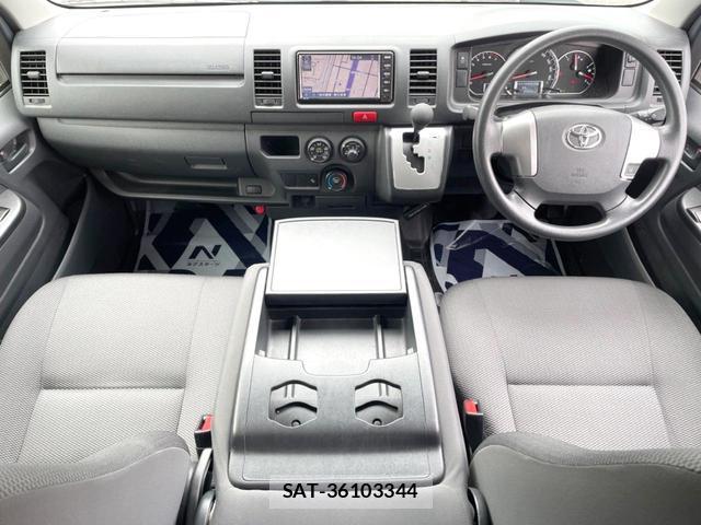 Toyota HIACE VAN 2019-06 8855031-1