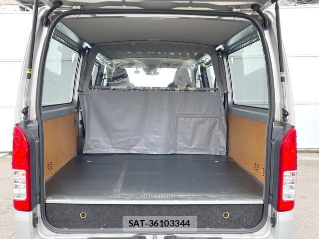 Toyota HIACE VAN 2019-06 8855031-10
