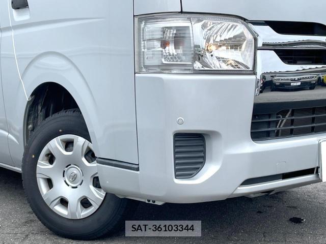 Toyota HIACE VAN 2019-06 8855031-11