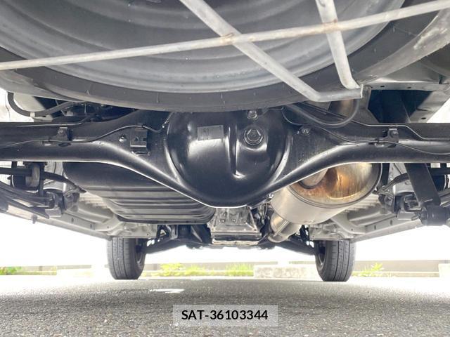 Toyota HIACE VAN 2019-06 8855031-17