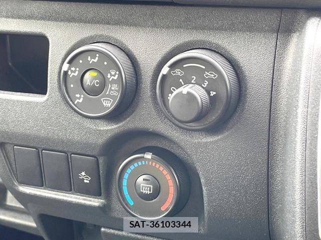 Toyota HIACE VAN 2019-06 8855031-4