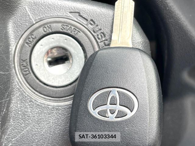 Toyota HIACE VAN 2019-06 8855031-5