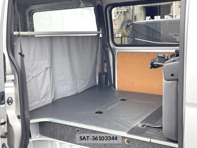 Toyota HIACE VAN 2019-06 8855031-9