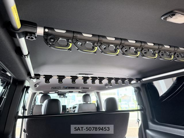 Toyota HIACE VAN 2024-04 8855451-10