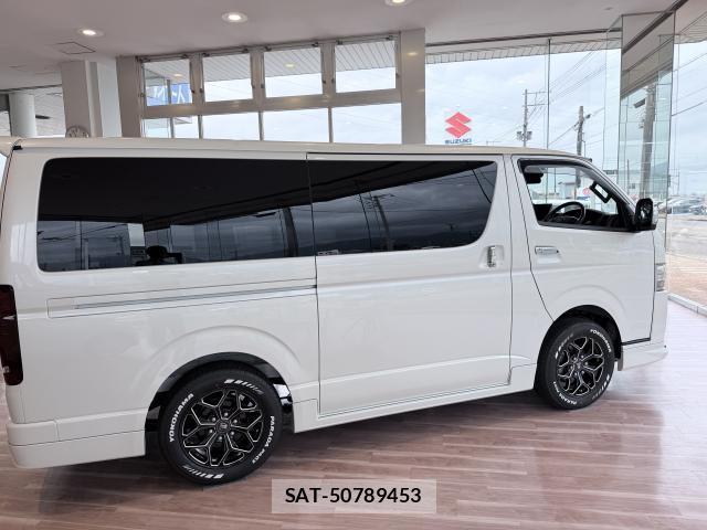 Toyota HIACE VAN 2024-04 8855451-3