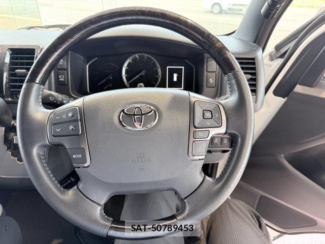 Toyota HIACE VAN 2024-04 8855451-8