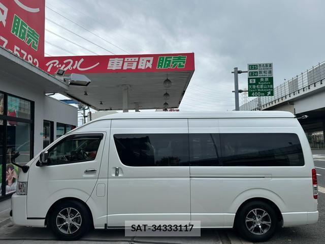 Toyota HIACE VAN 2022-06 8856072-10