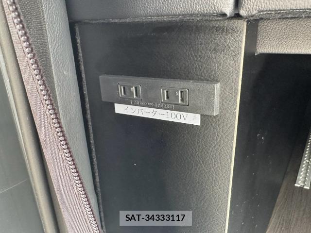 Toyota HIACE VAN 2022-06 8856072-16