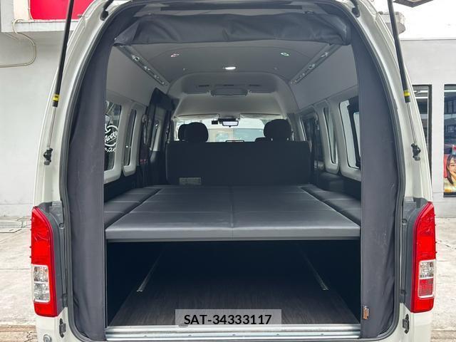 Toyota HIACE VAN 2022-06 8856072-4