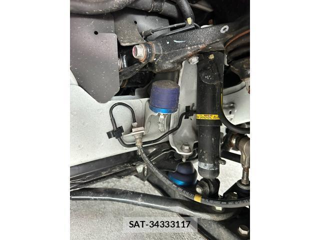 Toyota HIACE VAN 2022-06 8856072-6