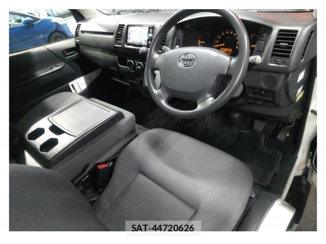 Toyota HIACE VAN 2017-06 8856122-1