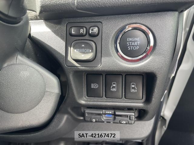 Toyota HIACE VAN 2024-09 8856477-14