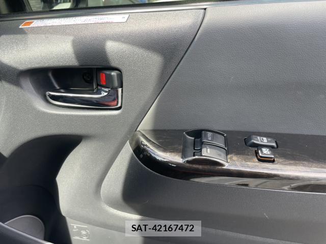 Toyota HIACE VAN 2024-09 8856477-16