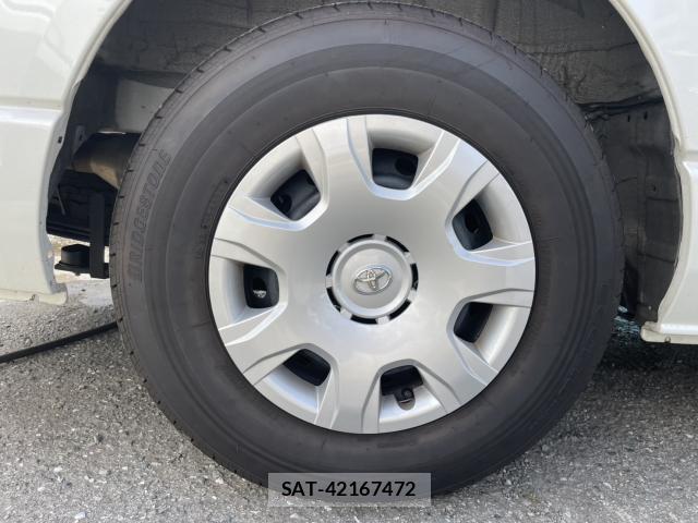 Toyota HIACE VAN 2024-09 8856477-18