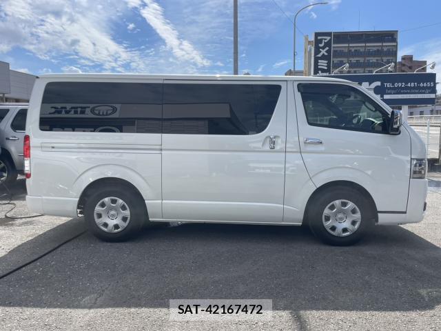 Toyota HIACE VAN 2024-09 8856477-2