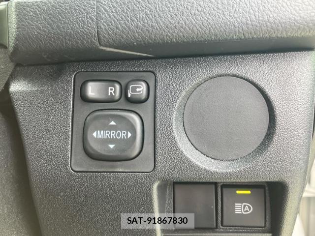 Toyota HIACE VAN 2026-04 8856901-14