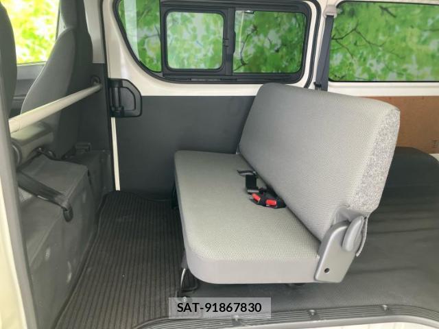 Toyota HIACE VAN 2026-04 8856901-6