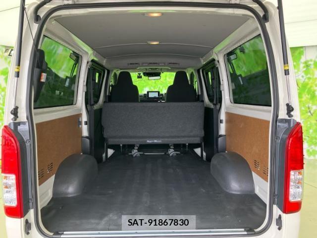 Toyota HIACE VAN 2026-04 8856901-7