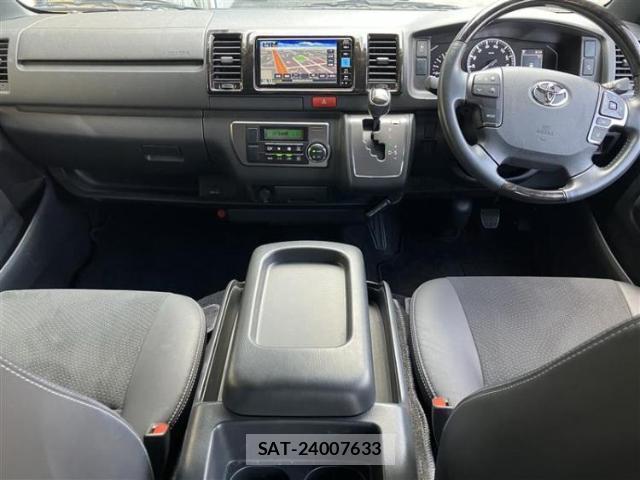Toyota HIACE VAN 2024-08 8856923-3