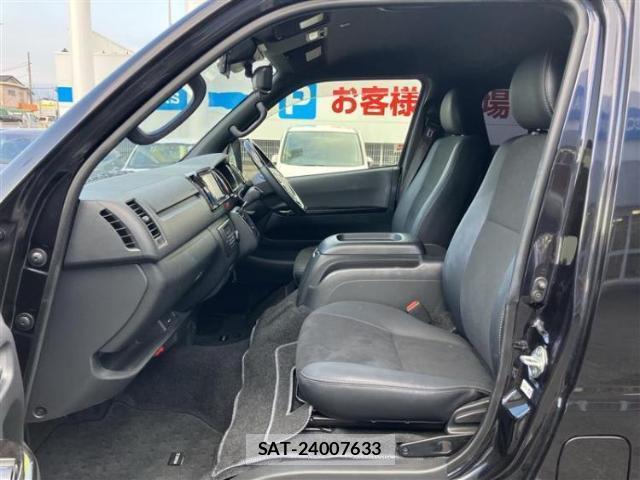 Toyota HIACE VAN 2024-08 8856923-4